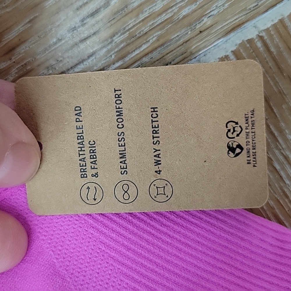 PINK Victoria's Secret Active Seamless Air Sports Bra In Pink Size Medium NWT - Picture 4 of 6